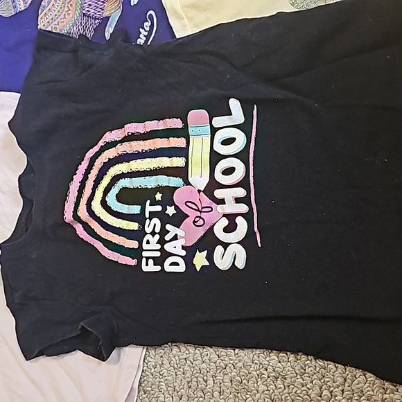 Lot of 5 Girls Graphic Tees - Picture 2 of 14